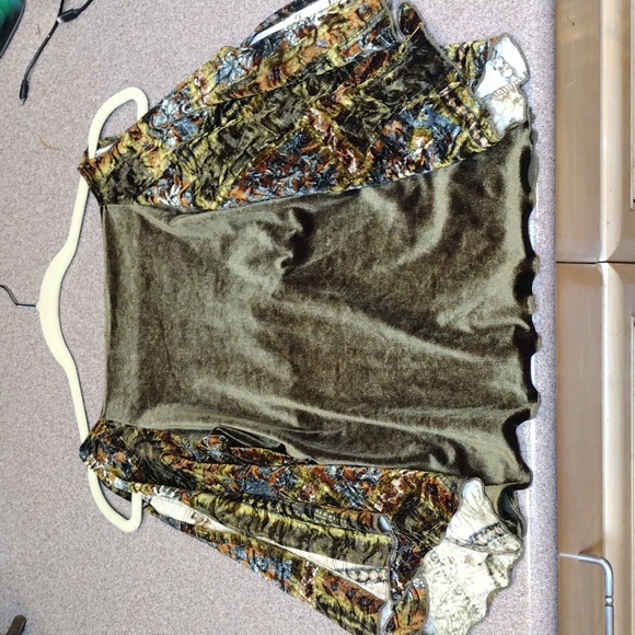 🖤Vintage Velvet Dark Olive Green Fairy Crop Top w/ Split 3/4 Bell Sleeve - Picture 12 of 17